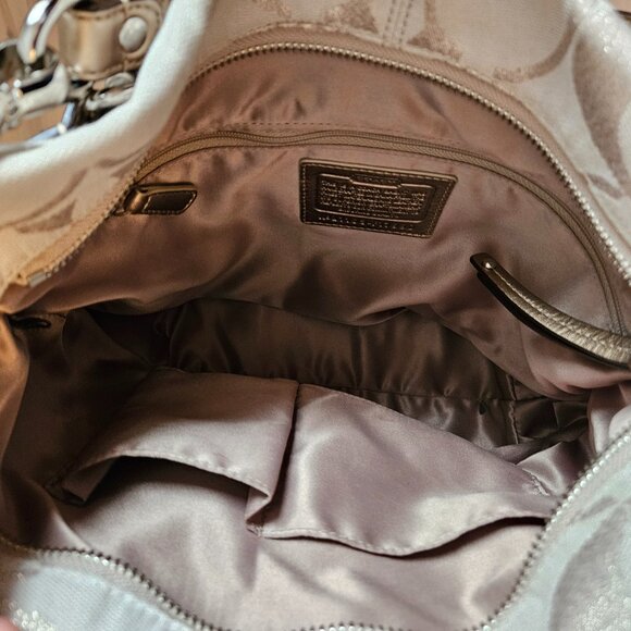 Authentic Coach Signature Brooke Hobo - Picture 2 of 5